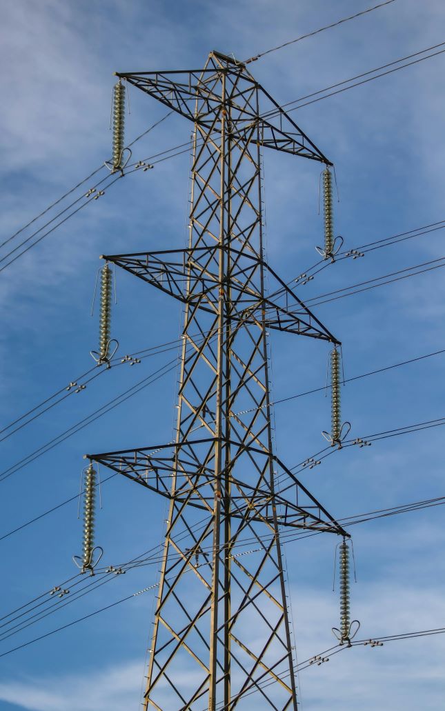 Sanders and AOC: “We Cannot Allow Tech Billionaires to Raise Every American’s Electricity Bill” — New Bill Freezes All AI Data Centers US