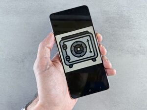 Mobile phone security screen