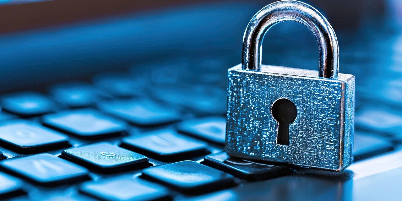 Is Windows Recall safe? Laptop with a padlock on the screen